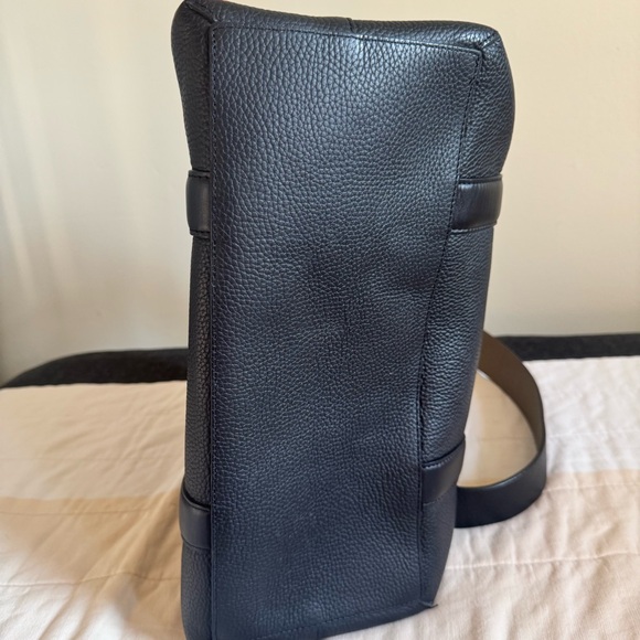 CUYANA TRAPEZE SATCHEL TOTE  BAG IN BLACK PEBBLED LEATHER - Picture 8 of 12